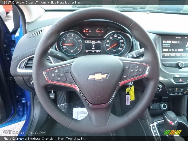 Kinetic Blue Metallic / Jet Black 2017 Chevrolet Cruze LT