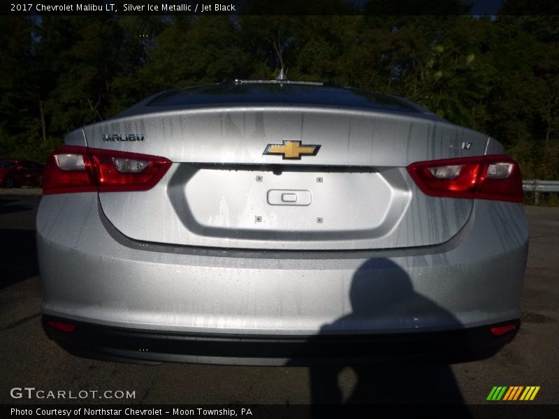 Silver Ice Metallic / Jet Black 2017 Chevrolet Malibu LT