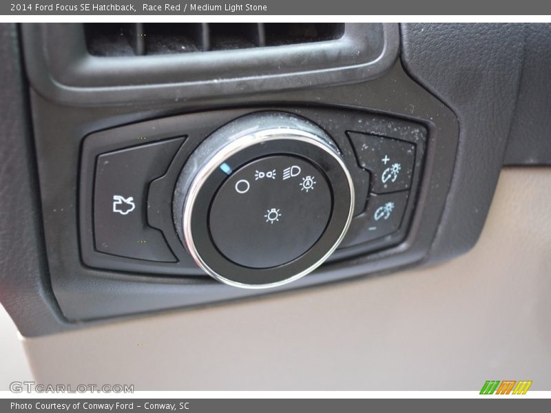 Race Red / Medium Light Stone 2014 Ford Focus SE Hatchback