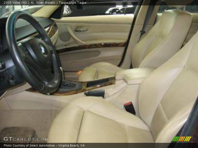 Silver Metallic / Taupe/Light Taupe 2005 Volvo S40 2.4i