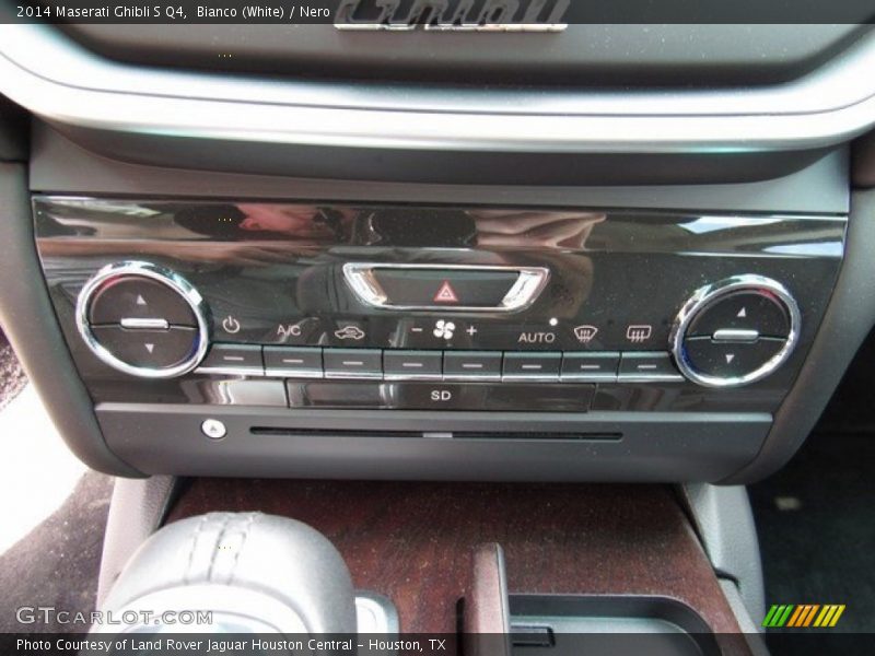 Bianco (White) / Nero 2014 Maserati Ghibli S Q4