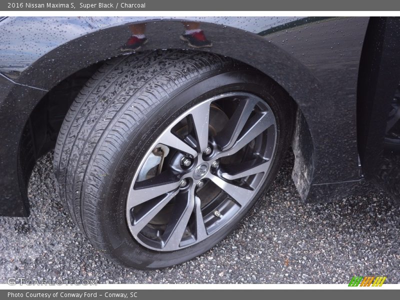 Super Black / Charcoal 2016 Nissan Maxima S