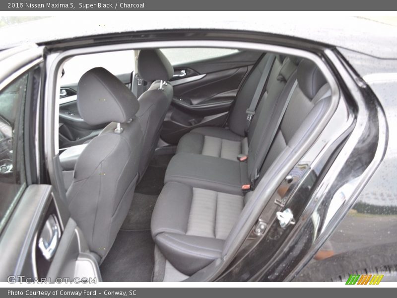 Super Black / Charcoal 2016 Nissan Maxima S