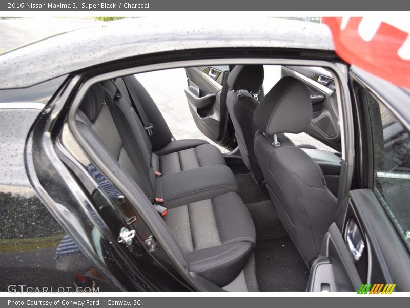 Super Black / Charcoal 2016 Nissan Maxima S
