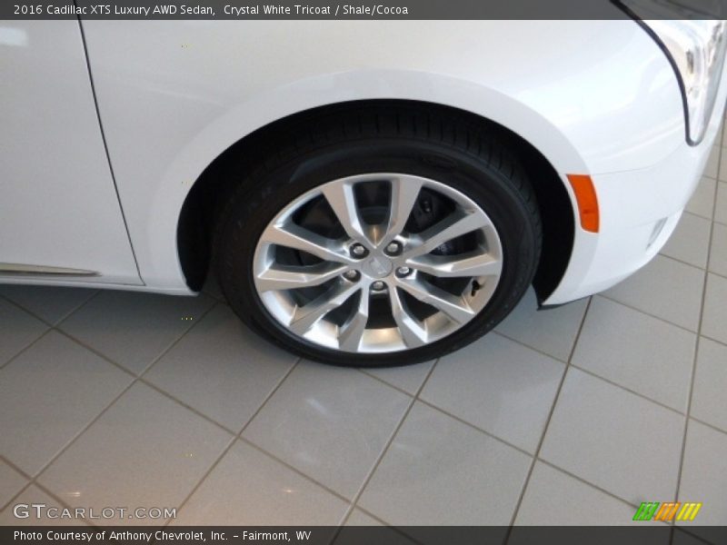 Crystal White Tricoat / Shale/Cocoa 2016 Cadillac XTS Luxury AWD Sedan
