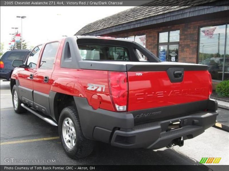 Victory Red / Gray/Dark Charcoal 2005 Chevrolet Avalanche Z71 4x4