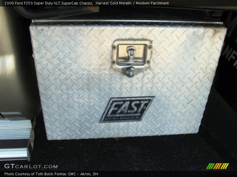 Harvest Gold Metallic / Medium Parchment 2000 Ford F350 Super Duty XLT SuperCab Chassis