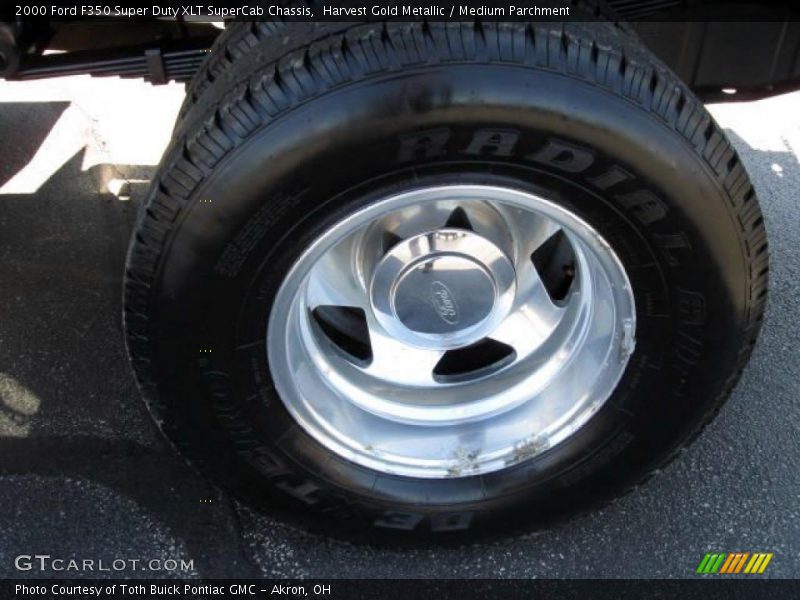 Harvest Gold Metallic / Medium Parchment 2000 Ford F350 Super Duty XLT SuperCab Chassis
