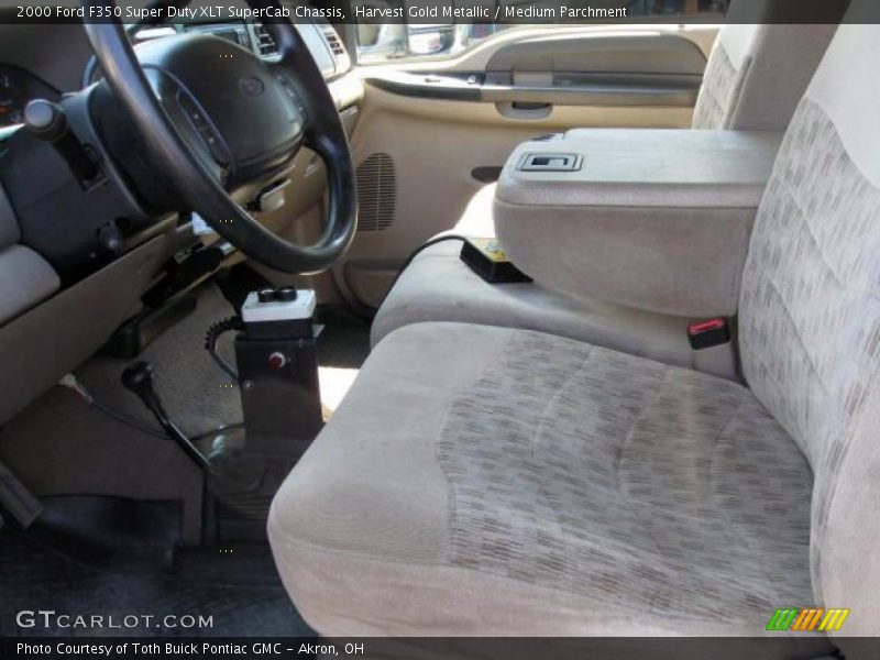 Harvest Gold Metallic / Medium Parchment 2000 Ford F350 Super Duty XLT SuperCab Chassis