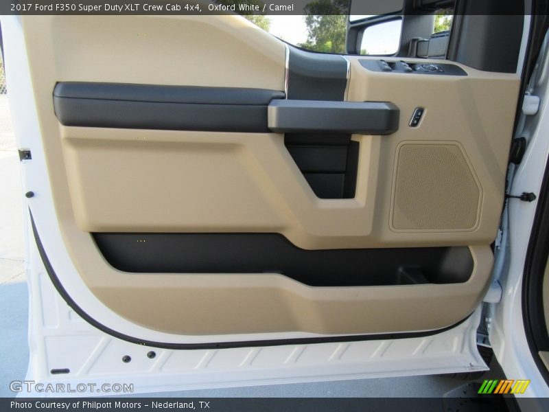 Door Panel of 2017 F350 Super Duty XLT Crew Cab 4x4