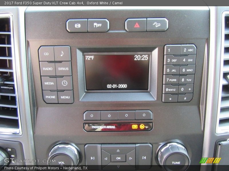 Controls of 2017 F350 Super Duty XLT Crew Cab 4x4