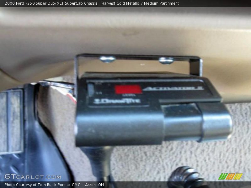Harvest Gold Metallic / Medium Parchment 2000 Ford F350 Super Duty XLT SuperCab Chassis
