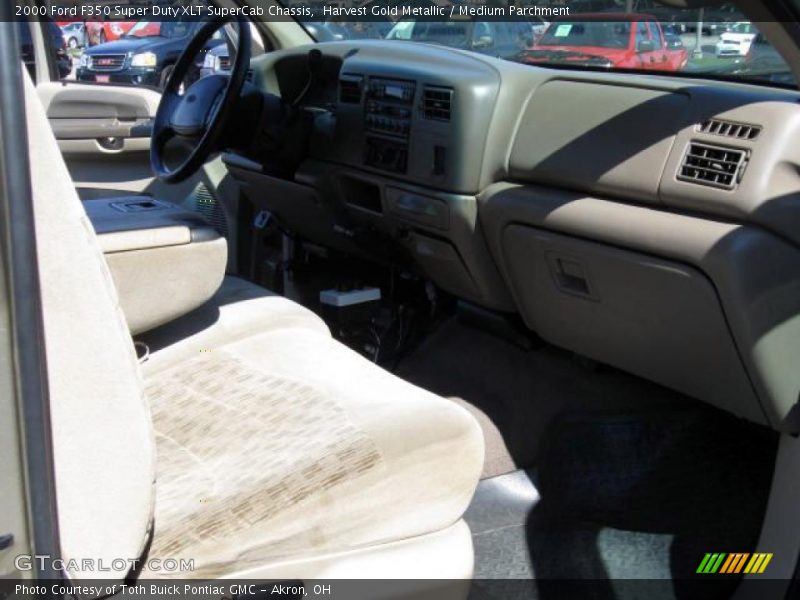 Harvest Gold Metallic / Medium Parchment 2000 Ford F350 Super Duty XLT SuperCab Chassis