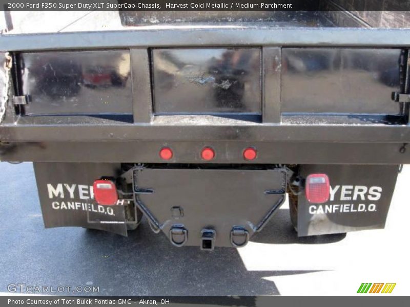 Harvest Gold Metallic / Medium Parchment 2000 Ford F350 Super Duty XLT SuperCab Chassis