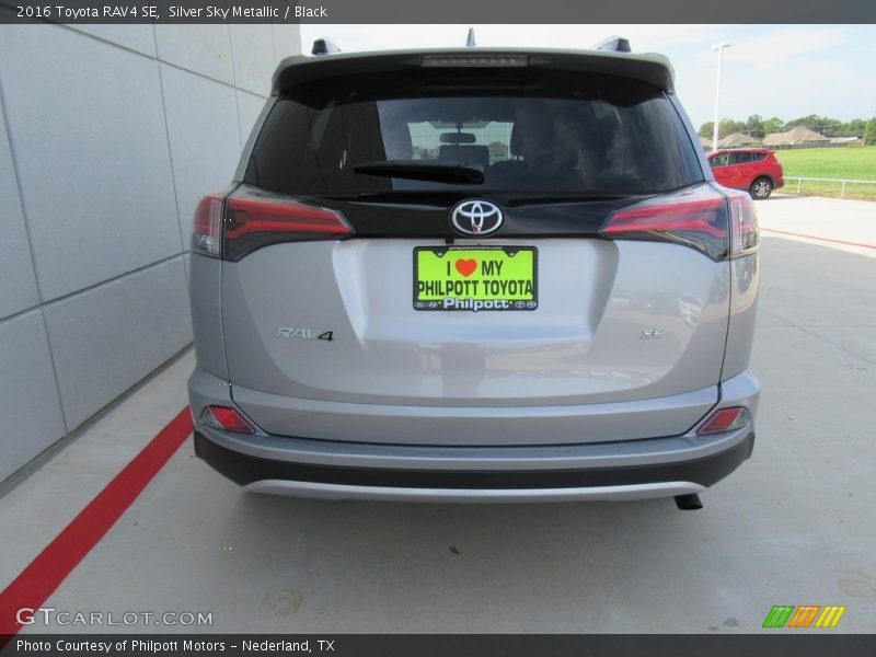 Silver Sky Metallic / Black 2016 Toyota RAV4 SE