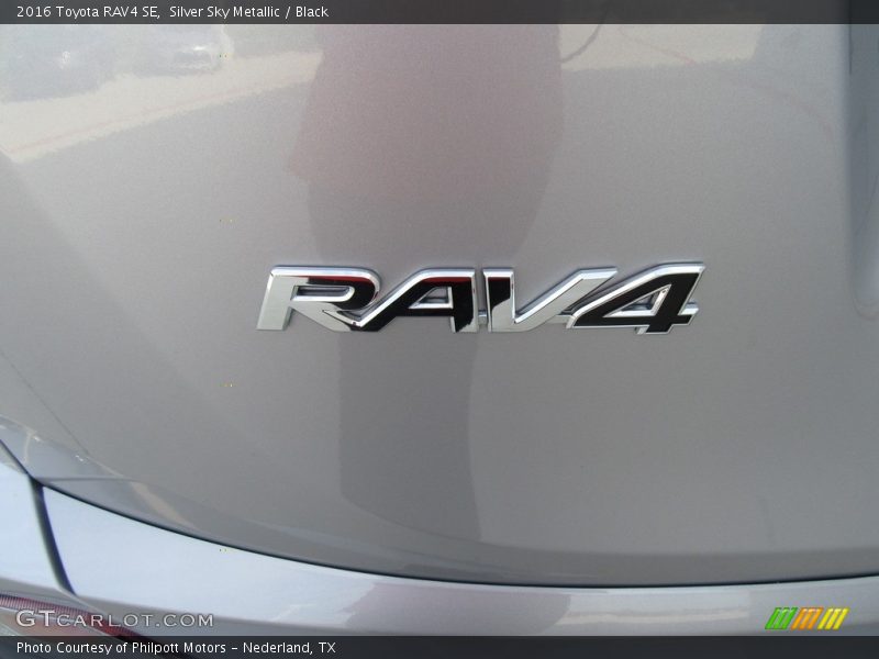 Silver Sky Metallic / Black 2016 Toyota RAV4 SE