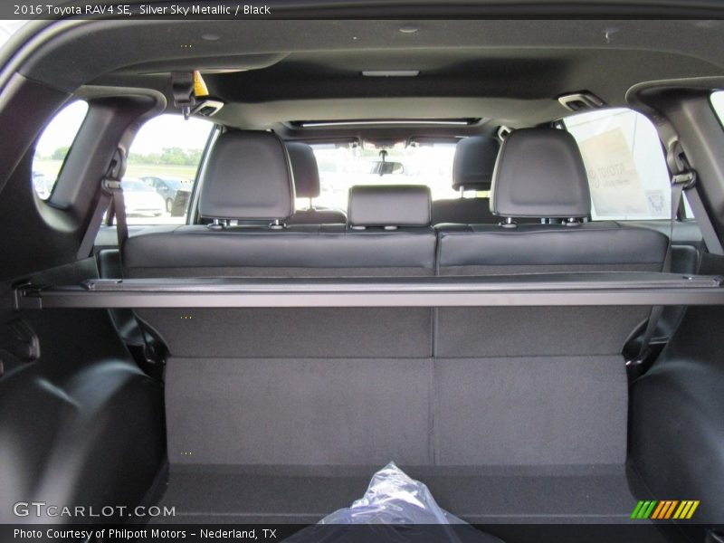Silver Sky Metallic / Black 2016 Toyota RAV4 SE