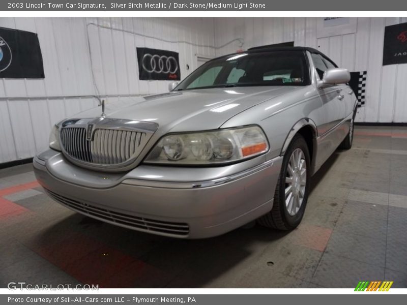 Silver Birch Metallic / Dark Stone/Medium Light Stone 2003 Lincoln Town Car Signature