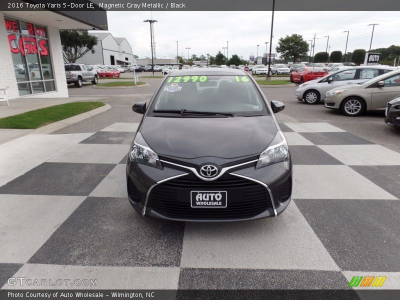 Magnetic Gray Metallic / Black 2016 Toyota Yaris 5-Door LE