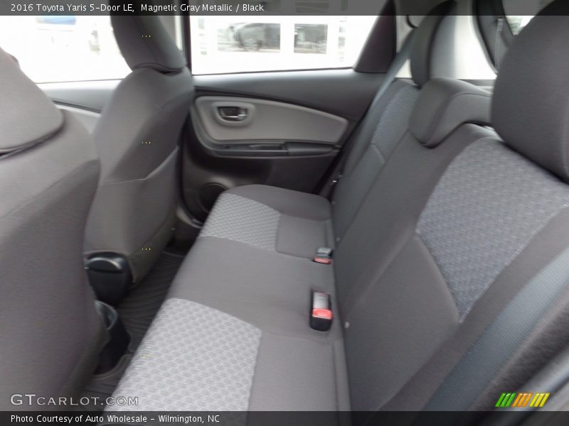 Magnetic Gray Metallic / Black 2016 Toyota Yaris 5-Door LE