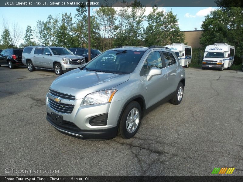Silver Ice Metallic / Jet Black 2016 Chevrolet Trax LT