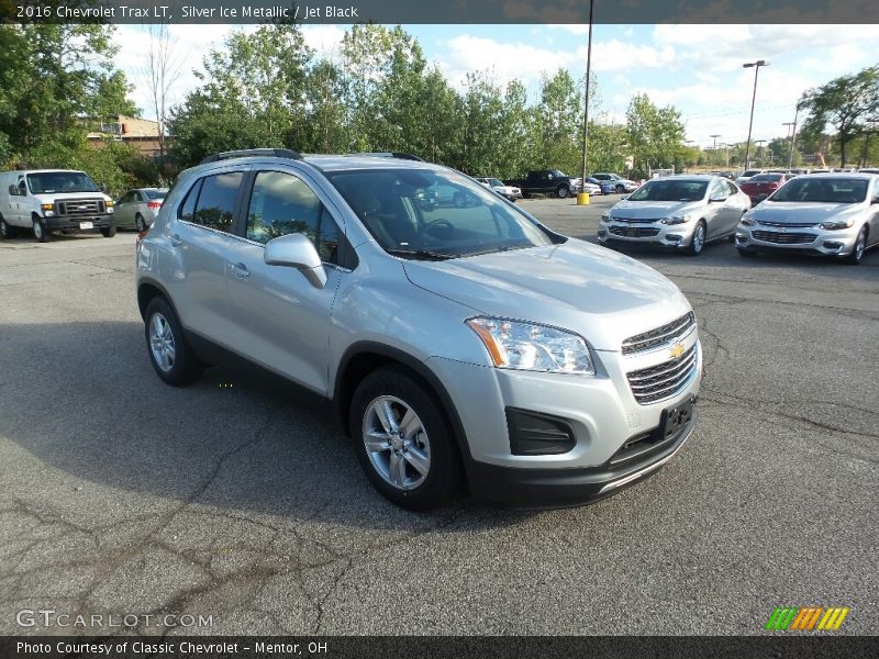 Silver Ice Metallic / Jet Black 2016 Chevrolet Trax LT