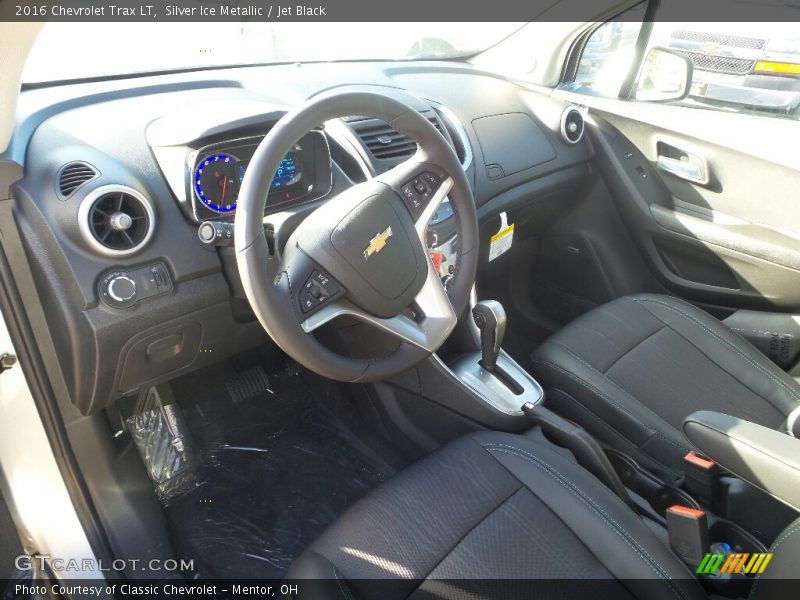 Silver Ice Metallic / Jet Black 2016 Chevrolet Trax LT