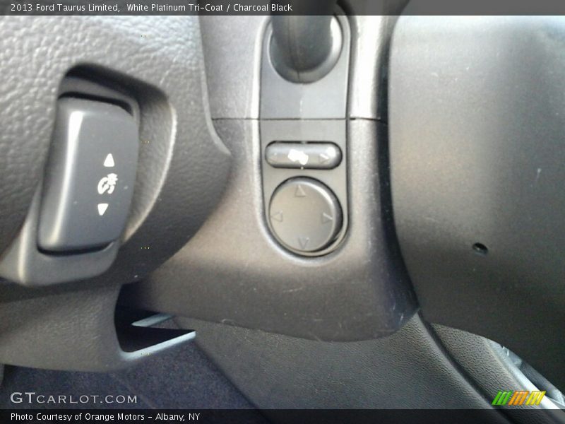 White Platinum Tri-Coat / Charcoal Black 2013 Ford Taurus Limited