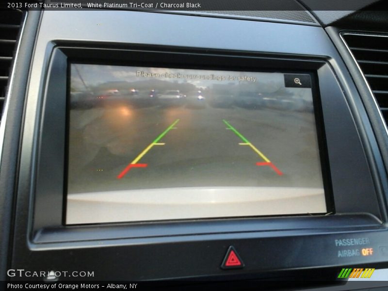White Platinum Tri-Coat / Charcoal Black 2013 Ford Taurus Limited