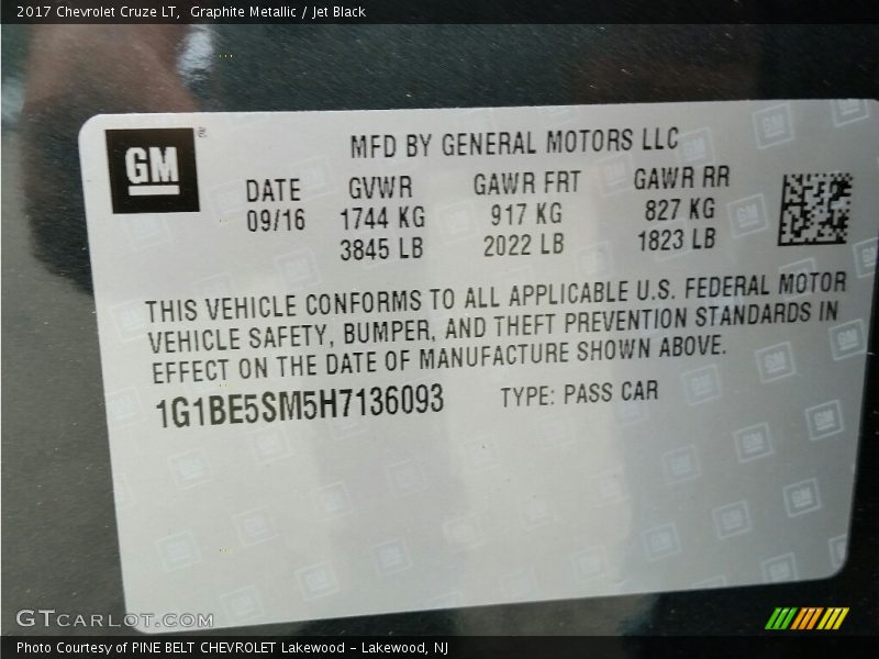 Graphite Metallic / Jet Black 2017 Chevrolet Cruze LT