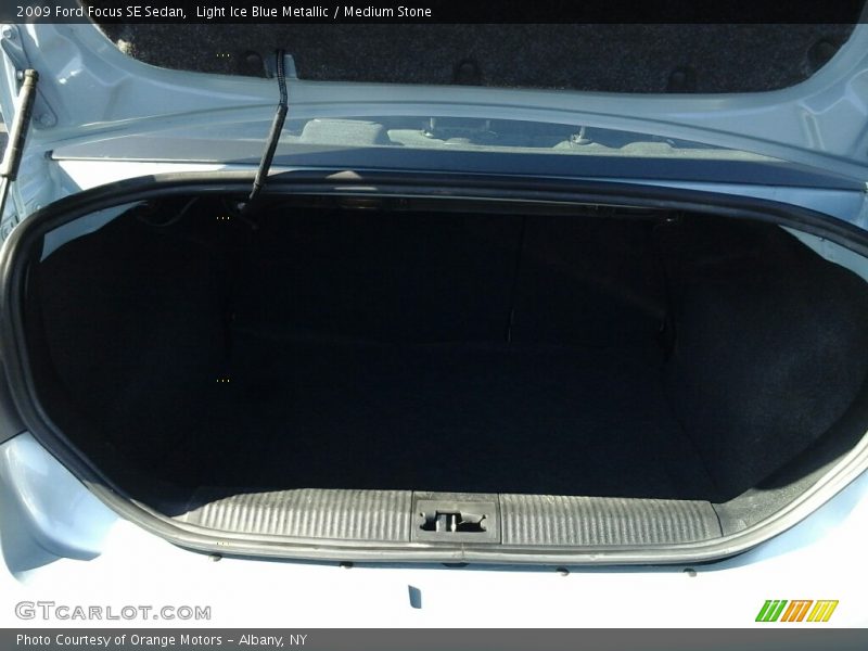 Light Ice Blue Metallic / Medium Stone 2009 Ford Focus SE Sedan