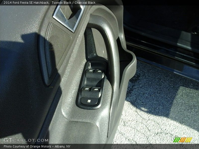 Tuxedo Black / Charcoal Black 2014 Ford Fiesta SE Hatchback