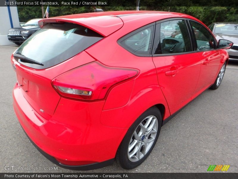 Race Red / Charcoal Black 2015 Ford Focus SE Hatchback