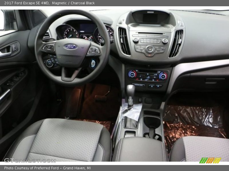 Magnetic / Charcoal Black 2017 Ford Escape SE 4WD
