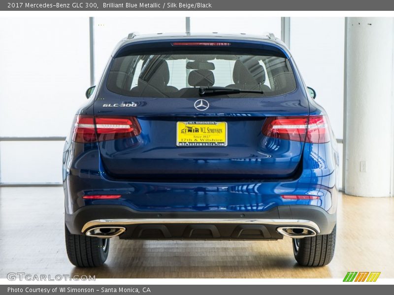 Brilliant Blue Metallic / Silk Beige/Black 2017 Mercedes-Benz GLC 300