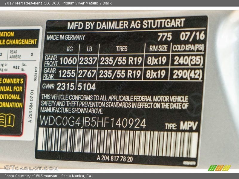 Iridium Silver Metallic / Black 2017 Mercedes-Benz GLC 300