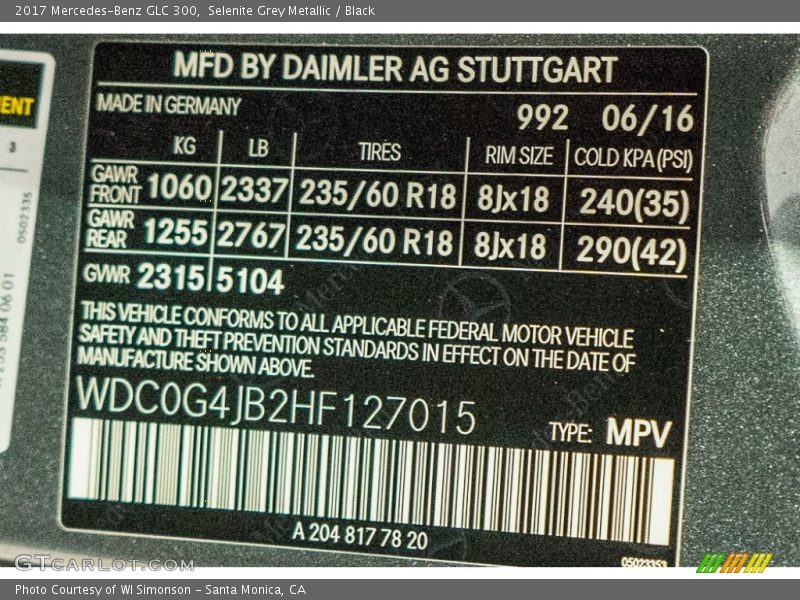Selenite Grey Metallic / Black 2017 Mercedes-Benz GLC 300