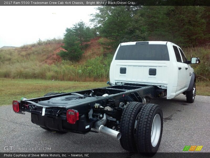  2017 5500 Tradesman Crew Cab 4x4 Chassis Bright White