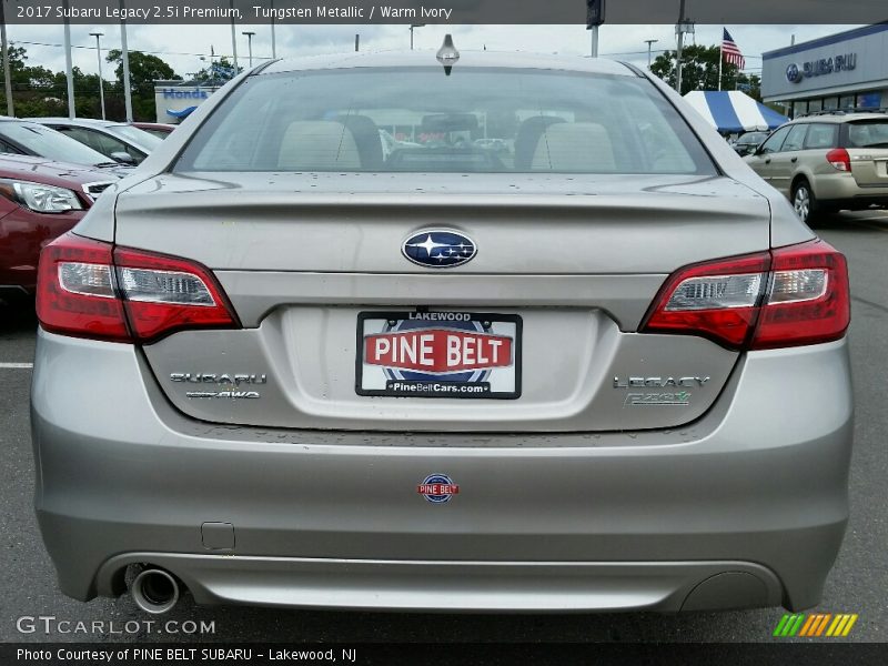 Tungsten Metallic / Warm Ivory 2017 Subaru Legacy 2.5i Premium