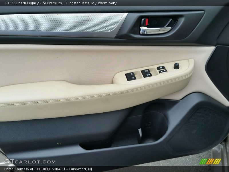 Tungsten Metallic / Warm Ivory 2017 Subaru Legacy 2.5i Premium