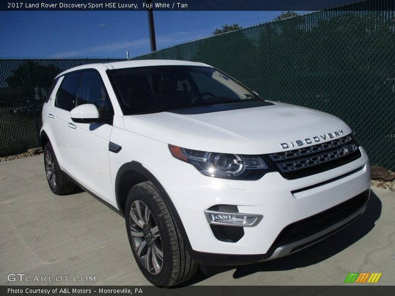 Front 3/4 View of 2017 Discovery Sport HSE Luxury