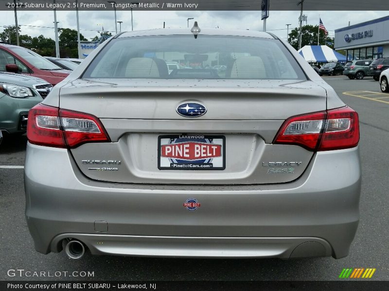 Tungsten Metallic / Warm Ivory 2017 Subaru Legacy 2.5i Premium