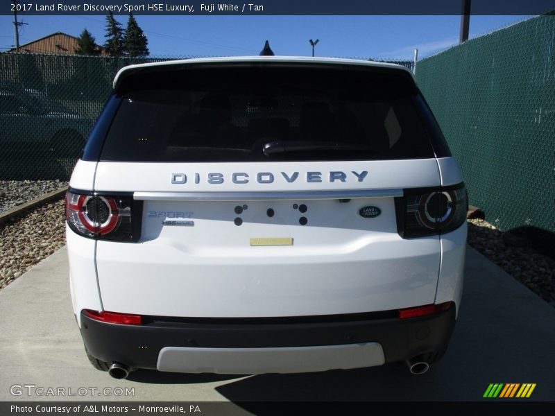 Fuji White / Tan 2017 Land Rover Discovery Sport HSE Luxury