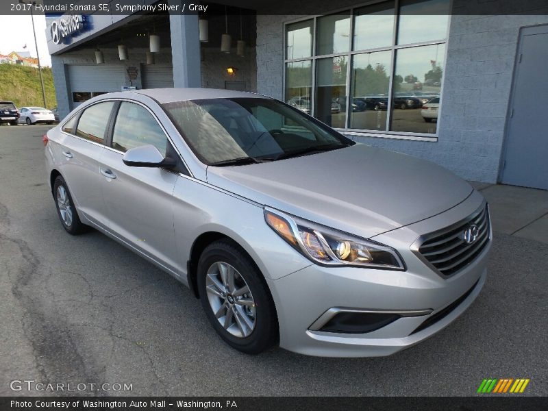 Front 3/4 View of 2017 Sonata SE