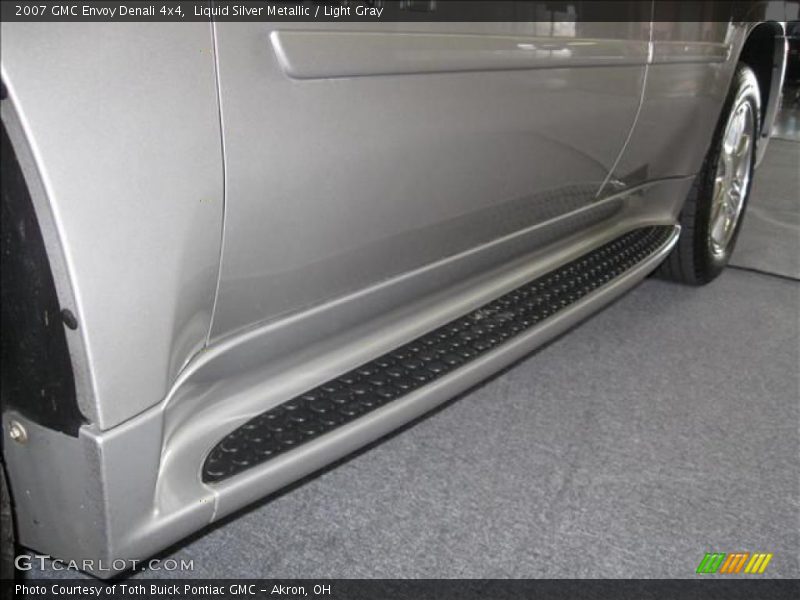 Liquid Silver Metallic / Light Gray 2007 GMC Envoy Denali 4x4