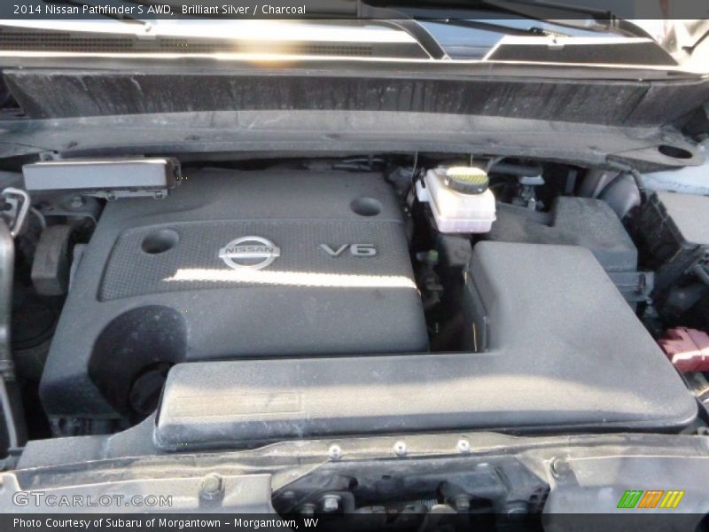 Brilliant Silver / Charcoal 2014 Nissan Pathfinder S AWD