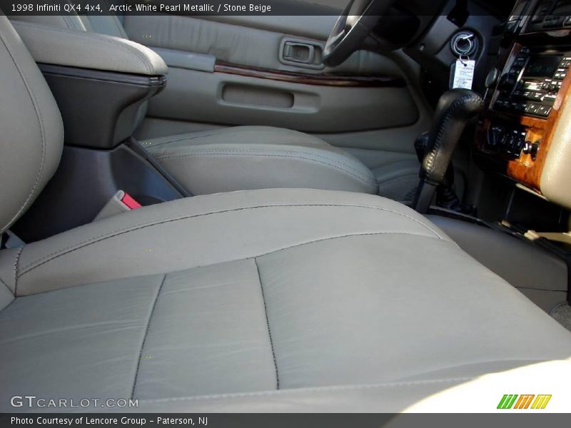 Arctic White Pearl Metallic / Stone Beige 1998 Infiniti QX4 4x4
