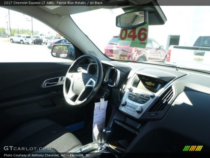 Patriot Blue Metallic / Jet Black 2017 Chevrolet Equinox LT AWD