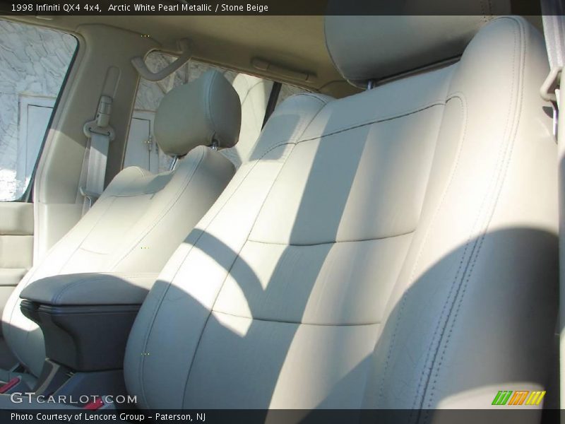 Arctic White Pearl Metallic / Stone Beige 1998 Infiniti QX4 4x4
