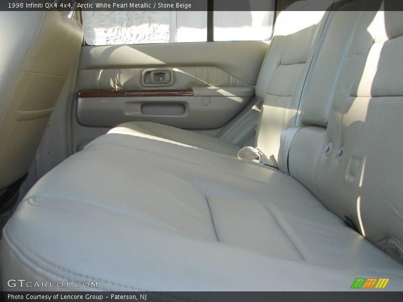 Arctic White Pearl Metallic / Stone Beige 1998 Infiniti QX4 4x4